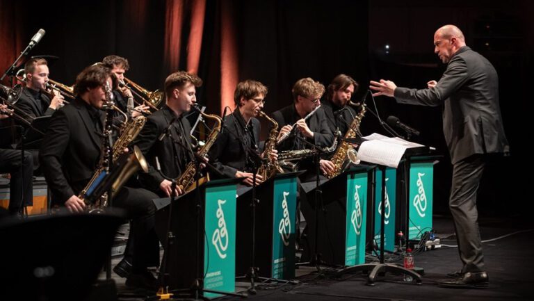 Mehr über den Artikel erfahren 40 Jahre Landesjugendjazzorchester: Jubiläumskonzert im hr-Sendesaal